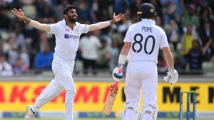 IND vs ENG: ബുംറയ്ക്കു 'സെഞ്ച്വറി'! അക്രമിന്റെ റെക്കോര്‍ഡ് പഴങ്കഥ, കപിലും പിന്നില്‍