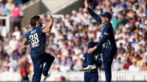 IND vs ENG: ഇംഗ്ലണ്ടിന്റെ ബുംറയായി ടോപ്പ്‌ലേ!, ഇന്ത്യക്കു ദയനീയ തോല്‍വി