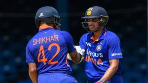 IND vs WI: വെടിക്കെട്ട് ഫിഫ്റ്റി, ഓപ്പണിങ്ങില്‍ മിന്നിച്ച് ഗില്‍, ധവാനും ഇഷാനും കരുതിയിരുന്നോ!