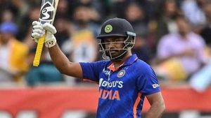 IND vs WI: സഞ്ജു 'ഹീറോയാടാ ഹീറോ', വിമര്‍ശകര്‍ക്ക് ഫിഫ്റ്റി മറുപടി, വാഴ്ത്തി ട്വിറ്റര്‍ ഫാന്‍സ്
