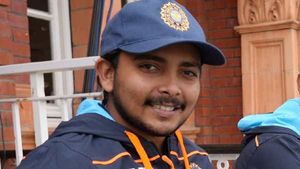 IND vs ZIM: പൃഥ്വി എവിടെ? ഇങ്ങനെയൊരാളെ ഇന്ത്യ മറന്നോ? ആരാധകരോഷം