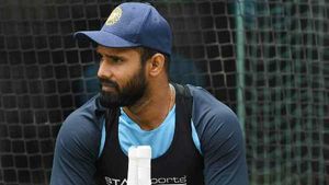 IND vs ENG: 'വില്ലനായി' വിഹാരി, ബെയര്‍‌സ്റ്റോക്ക് ജീവന്‍ നല്‍കി- കണ്ണുരുട്ടി സിറാജ്