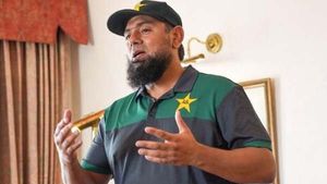 Asia Cup 2022: പുറത്തിരുത്തി ഇന്ത്യ അവന്റെ വര്‍ഷങ്ങള്‍ പാഴാക്കി! തുറന്നടിച്ച് പാക് കോച്ച്