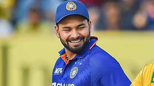 Asia Cup: ഹോങ്കാങിനെതിരേ റിഷഭ് വരും, ആരെ ഒഴിവാക്കും? രണ്ടിലൊരാള്‍ തെറിക്കും- സാധ്യതാ 11