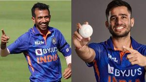 Asia Cup: 'കോമാളി' ചഹല്‍ ഇപ്പോഴും ടീമില്‍, മികച്ച ബൗളര്‍ ബിഷ്‌നോയിയെ പുറത്താക്കി!