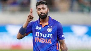 IND vs PAK: അന്ന് 33 റണ്‍സ്, 3 വിക്കറ്റ്; ഹാര്‍ദിക്കിനെ തളയ്ക്കാന്‍ തന്ത്രമൊരുക്കി പാക് പട!