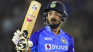 IND vs AUS: ഇനി ഹിറ്റ്മാനു മുകളില്‍ രാഹുല്‍! കുറിച്ചത് വമ്പന്‍ നേട്ടം, മുന്നില്‍ കോലി മാത്രം