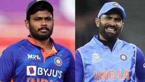 IND vs NZ: റിഷഭല്ല, അടുത്ത ഫിനിഷറായി സഞ്ജു വരണം, ആറാം നമ്പറില്‍ ബെസ്റ്റ്- കാര്‍ത്തിക്