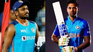 IND vs NZ: റിഷഭ് മാത്രമല്ല, ഏകദിനത്തില്‍ സൂര്യ വരെ സഞ്ജുവിന് പിന്നില്‍!
