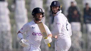 PAK vs ENG: മിന്നിച്ച് ക്രൗളിയും ഡക്കറ്റും, ഇന്ത്യയുടെ വമ്പന്‍ റെക്കോഡ് തകര്‍ത്തു, അറിയാം