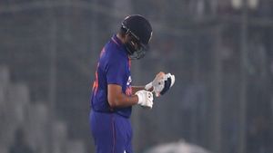 IND vs BAN: പൊരുതി വീണ് ഇന്ത്യ, പരമ്പര നഷ്ടം, തോല്‍വിയിലും രോഹിത്തിന് 'സല്യൂട്ട്'