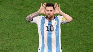 FIFA World Cup 2022: അര്‍ജന്റീനക്ക് ഞെട്ടല്‍, മെസി പരിക്കിന്റെ പിടിയില്‍! ഫൈനല്‍ നഷ്ടമാകുമോ?
