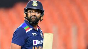 IND vs BAN: ലോകകപ്പിന് സമയമുണ്ട്, ഇപ്പോള്‍ അത് മനസിലില്ലെന്ന് രോഹിത്, വിമര്‍ശിച്ച് ഫാന്‍സ്