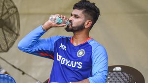 IND vs BAN: കഴിക്കുക, ഉറങ്ങുക, ഷോര്‍ട്ട് ബോളില്‍ ഔട്ടാവുക, ആവര്‍ത്തിക്കുക! ഇതാണ് ശ്രേയസ്