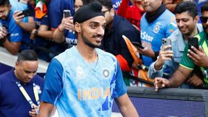 IND vs SL: ഇതിലും ഭേദം ഹര്‍ഷല്‍, നാണക്കേടിന്റെ റെക്കോര്‍ഡിട്ട് അര്‍ഷ്ദീപ്! ടി20യില്‍ ആദ്യം
