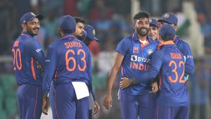 IND vs SL: അടിച്ചുകൂട്ടി കോലി, എറിഞ്ഞൊതുക്കി സിറാജ്, കാര്യവട്ടത്ത് ഇന്ത്യക്ക് വീര ജയം