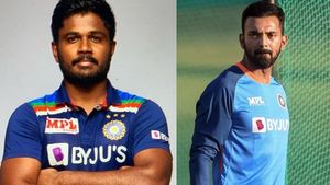 IND vs AUS: ടെസ്റ്റ് ടീമില്‍ മാറ്റമില്ല, രാഹുല്‍ തുടരും! ഏകദിനത്തില്‍ സഞ്ജുവിന് സീറ്റില്ല