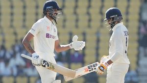 IND vs AUS: സെഞ്ച്വറിയോട് നയിച്ച് രോഹിത്, മിന്നിച്ച് ജഡ്ഡുവും അക്ഷറും-ഇന്ത്യക്ക് ലീഡ്
