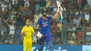 IND vs AUS: രാഹുല്‍ 'റിട്ടേണ്‍സ്'! വിമര്‍ശകര്‍ക്ക് വായടക്കാം, വാഴ്ത്തി ആരാധകര്‍