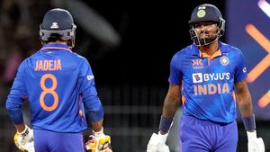IND vs AUS: തട്ടകത്തില്‍ നാണംകെട്ട് ഇന്ത്യ, പരമ്പര സ്വന്തമാക്കി ഓസീസ്! തലതാഴ്ത്തി രോഹിത്