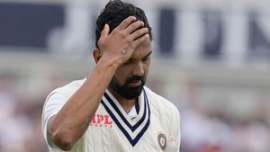 IND vs AUS: കിടിലന്‍ സെഞ്ച്വറി, ഗില്‍ കരിയര്‍ തകര്‍ത്തു, ഡ്രസിങ് റൂം വിട്ട് രാഹുല്‍!