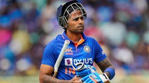 IND vs AUS: സൂര്യയെ പുറത്താക്കുമോ? പകരം സഞ്ജുവരുമോ? രോഹിത്തിന്റെ മറുപടി ഇതാ