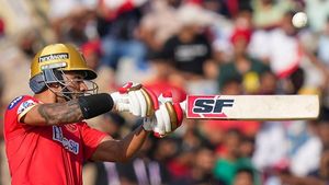 IPL 2023: ധോണിയുടെ മാത്രമല്ല, വരുണ്‍ ഇനി ധവാന്‍റെയും പേടിസ്വപ്നം! അറിയാം