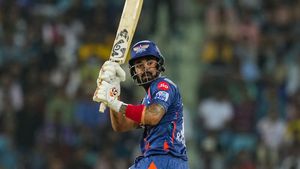 IPL 2023: 7 റണ്‍സകലെ ലഖ്‌നൗവിന് ലോക റെക്കോഡ് നഷ്ടം, കാരണം രാഹുല്‍! രൂക്ഷ വിമര്‍ശനം