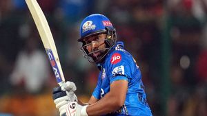 MI vs RCB: ഇതിലും ഭേദം ഡെക്ക്! വമ്പന്‍ നാണക്കേടില്‍ ഹിറ്റ്മാന്‍- ആരാധകര്‍ കലിപ്പില്‍