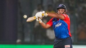 DC vs GT: രഞ്ജി ട്രോഫി കഴിഞ്ഞു, ഇത് ഐപിഎല്‍! സര്‍ഫറാസിന്റെ മെല്ലപ്പോക്കിന് ട്രോള്‍