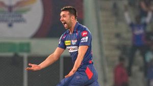 IPL 2023: മയേഴ്‌സ് വെടിക്കെട്ട്, പിന്നാലെ വുഡിന് ഫൈഫര്‍- ഡിസിയെ മുക്കി ലഖ്‌നൗ