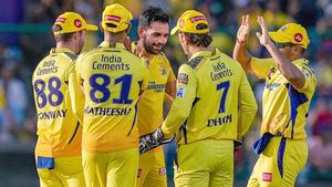 IPL 2023: ഡിസിയുടെ കഥ കഴിച്ച് സിഎസ്‌കെ, വമ്പന്‍ ജയം; പ്ലേഓഫ് ടിക്കറ്റ്