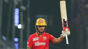 IPL 2023: രോഹിത് 184, ധവാന്‍ 339 റണ്‍സ്; എന്നിട്ടും ഇന്ത്യന്‍ ടീമിന് പുറത്ത്, ലോകകപ്പില്‍ വേണം