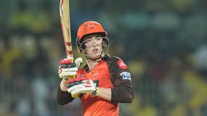 IPL 2023: നാല് പന്തില്‍ ഡെക്ക്, കോലിയുമായി ഇനി താരതമ്യം വേണ്ട! ബ്രൂക്കിന് ട്രോള്‍