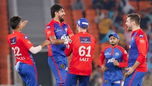 IPL 2023: ജിടിക്ക് ഡിസിയുടെ ഷോക്ക്! ഹീറോയായി ഇഷാന്ത്; പ്ലേഓഫ് പ്രതീക്ഷ കാത്തു