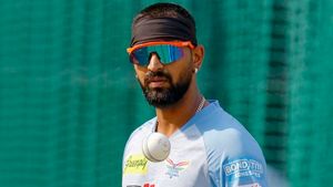 IPL 2023: ക്രുനാല്‍ ഇനി നയിക്കരുത്! നയിച്ചാല്‍ ടീം പ്ലേഓഫ് കാണില്ല, എന്തിന് ക്യാപ്റ്റനാക്കി?