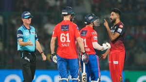 IPL 2023: 6,6,4-സാള്‍ട്ടിനോട് കയര്‍ത്ത് സിറാജ്! വിരല്‍ ചൂണ്ടി വെല്ലുവിളി! രൂക്ഷ വിമര്‍ശനം