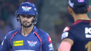 IPL 2023: അംപയര്‍ ബിഷ്‌നോയിയുടെ മുഖത്തടിച്ചു! വീഡിയോ വൈറല്‍- സത്യമിതാണ്