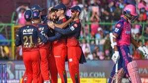 IPL 2023: 59ന് ഓള്‍ഔട്ട്, ആര്‍സിബിയോട് നാണംകെട്ട് രാജസ്ഥാന്‍! പ്ലേ ഓഫ് സീറ്റ് 'ഗോപി'