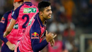 IPL 2023: രാജസ്ഥാനില്‍ നിന്നിട്ട് കാര്യമില്ല, പരാഗ് ആര്‍സിബിയിലേക്ക്! വീഡിയോ വൈറല്‍