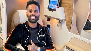 IPL 2023: വരുമാനത്തിലും സൂര്യ സൂപ്പറോ? ആസ്തി, കാര്‍ കലക്ഷന്‍, വീട് എല്ലാമറിയാം
