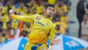 IPL 2023: ബൗളിങ് അബദ്ധം, ഫീല്‍ഡിങ് ദുരന്തം! തീക്ഷണ വെറും ഫ്രോഡ്, എവിടെ സാന്റ്‌നര്‍?