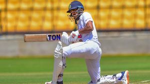 IND vs WI: ടെസ്റ്റില്‍ റുതുരാജ് വേണ്ട, ഈ 3 പേരോട് അനീതികാട്ടി! ആഭ്യന്തര ക്രിക്കറ്റിലെ പുലികള്‍