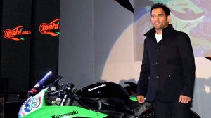 ഇത്രയും ബൈക്കുകളോ? കണ്ട് കണ്ണുതള്ളി! ധോണിയുടെ വാഹന ശേഖരത്തെക്കുറിച്ച് മുന്‍ താരം