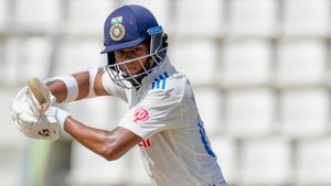 IND vs WI: വെറും 17 റണ്‍സ്, ജയ്‌സ്വാളിന് നഷ്ടമായത് ചരിത്രം! ധവാനും രോഹിത്തിനും ആശ്വാസം