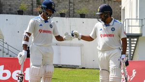 IND vs WI: ജയ്‌സ്വാള്‍ വന്നു, ഇന്ത്യയുടെ തലവര തെളിഞ്ഞു! ഓപ്പണിങ്ങില്‍ ചരിത്ര നേട്ടം