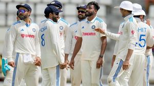 IND vs WI: ബുംറയും ഷമിയുമില്ല, അവന്‍ സട കുടഞ്ഞെഴുന്നേറ്റു! യുവ പേസറെ വാഴ്ത്തി സഹീര്‍