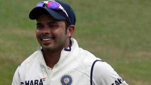 പഴം കഴിച്ചാല്‍ വിക്കറ്റ്! ശ്രീശാന്ത് അതു തന്നെ ചെയ്തു, വീഴ്ത്തിയത് അഞ്ചു വിക്കറ്റുകള്‍
