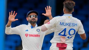 IND vs WI: പിടിമുറുക്കി ഇന്ത്യ, വിന്‍ഡീസിന്റെ അഞ്ച് വിക്കറ്റ് വീണു! നാലാം ദിനം നിര്‍ണ്ണായകം