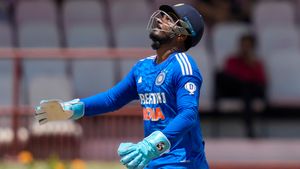 IND vs WI: പറക്കും സഞ്ജു, എന്തൊരു ക്യാച്ച്? ഇഷാന്‍ കണ്ടുപഠിക്കണം! വീഡിയോ വൈറല്‍